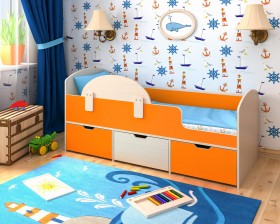 Кровать Малыш-мини с бортиком Дуб молочный/Оранжевый в Твери - tver.katalogmebeli.com | фото